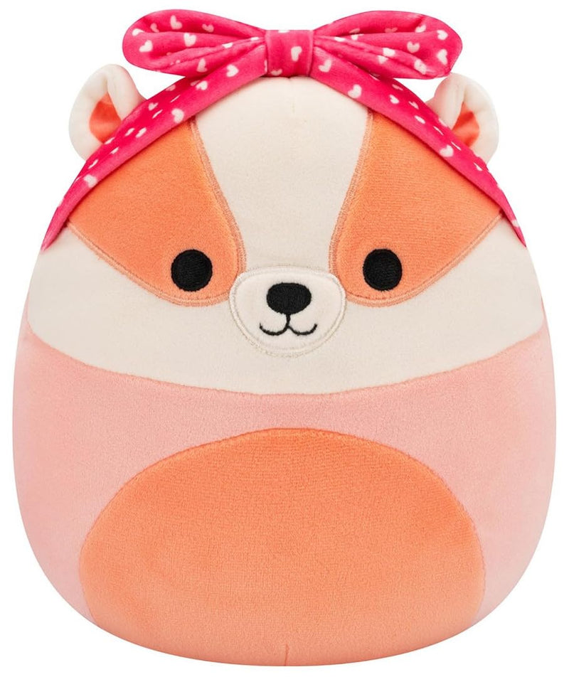 Squishmallows (Valentin nap) 20 cm - Rostam a barackszínű borz szivecskés kendővel