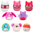 Squishmallows plüssfigura meglepetés kapszula 10 cm - Triceratopsz, Szörny, Eper, Kutya, Teknős, Koala
