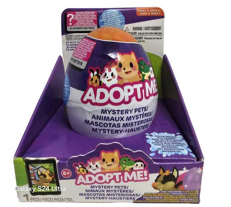 ADOPT ME Meglepetés tojás műanyag kisállat játékkal & virtuális kóddal, 5 cm-es (4. széria)