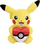Pokémon plüssfigura - Pikachu pokélabda szívvel 20 cm